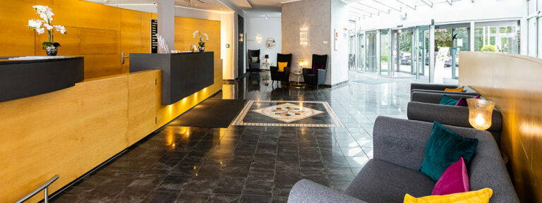hotel schuetzenhof empfang 768x288